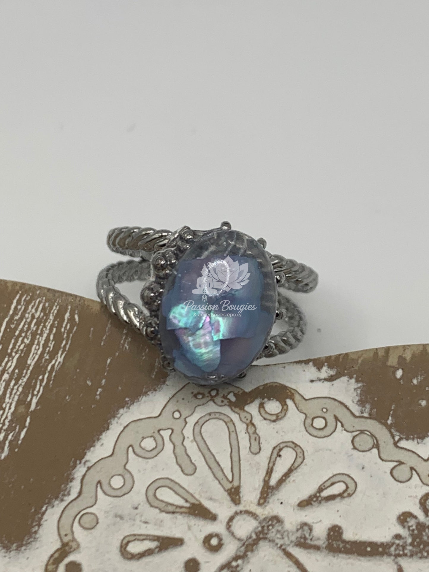 Bague nacre de coquillage bleu