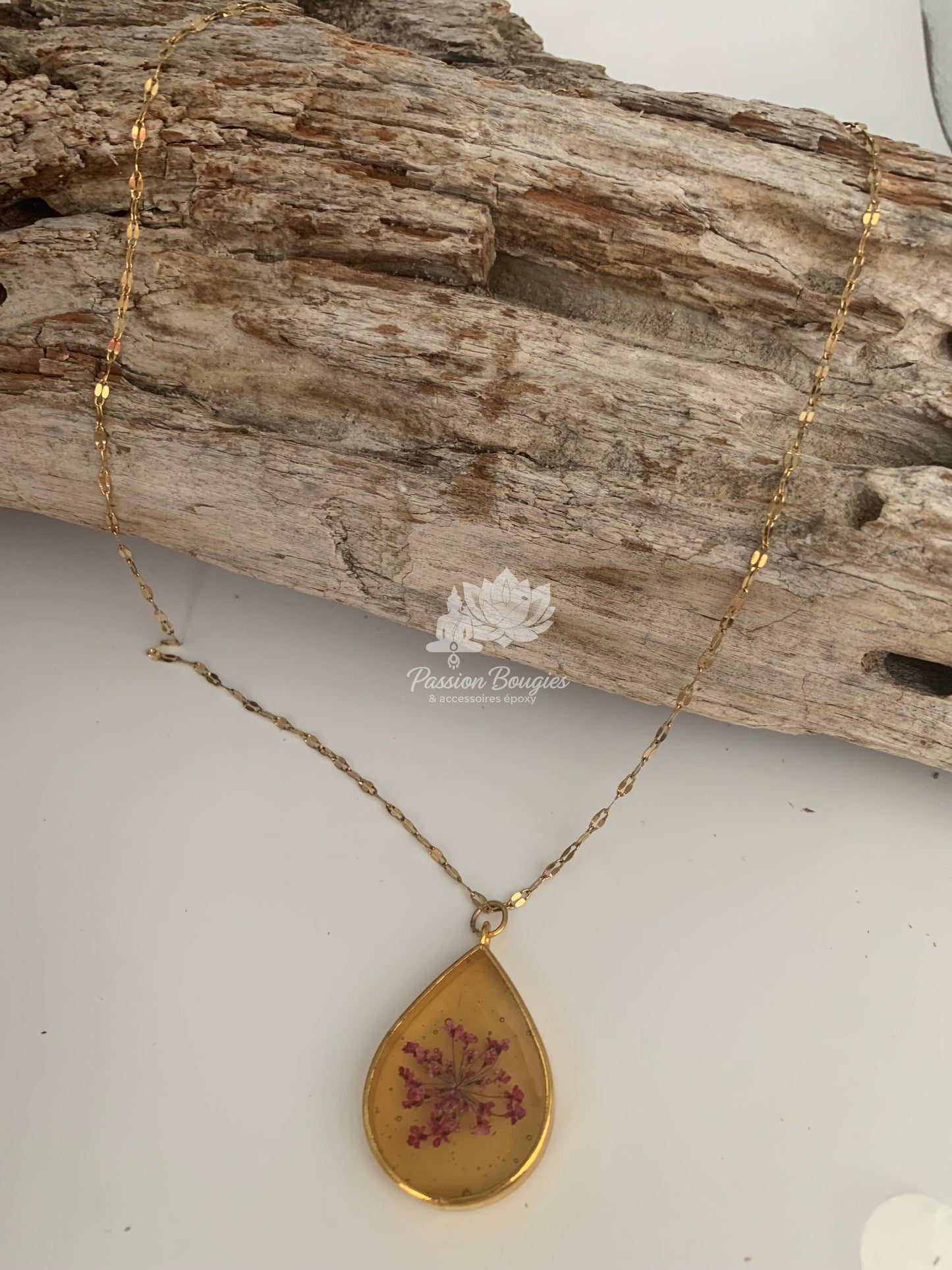 Collier goutte corail rose