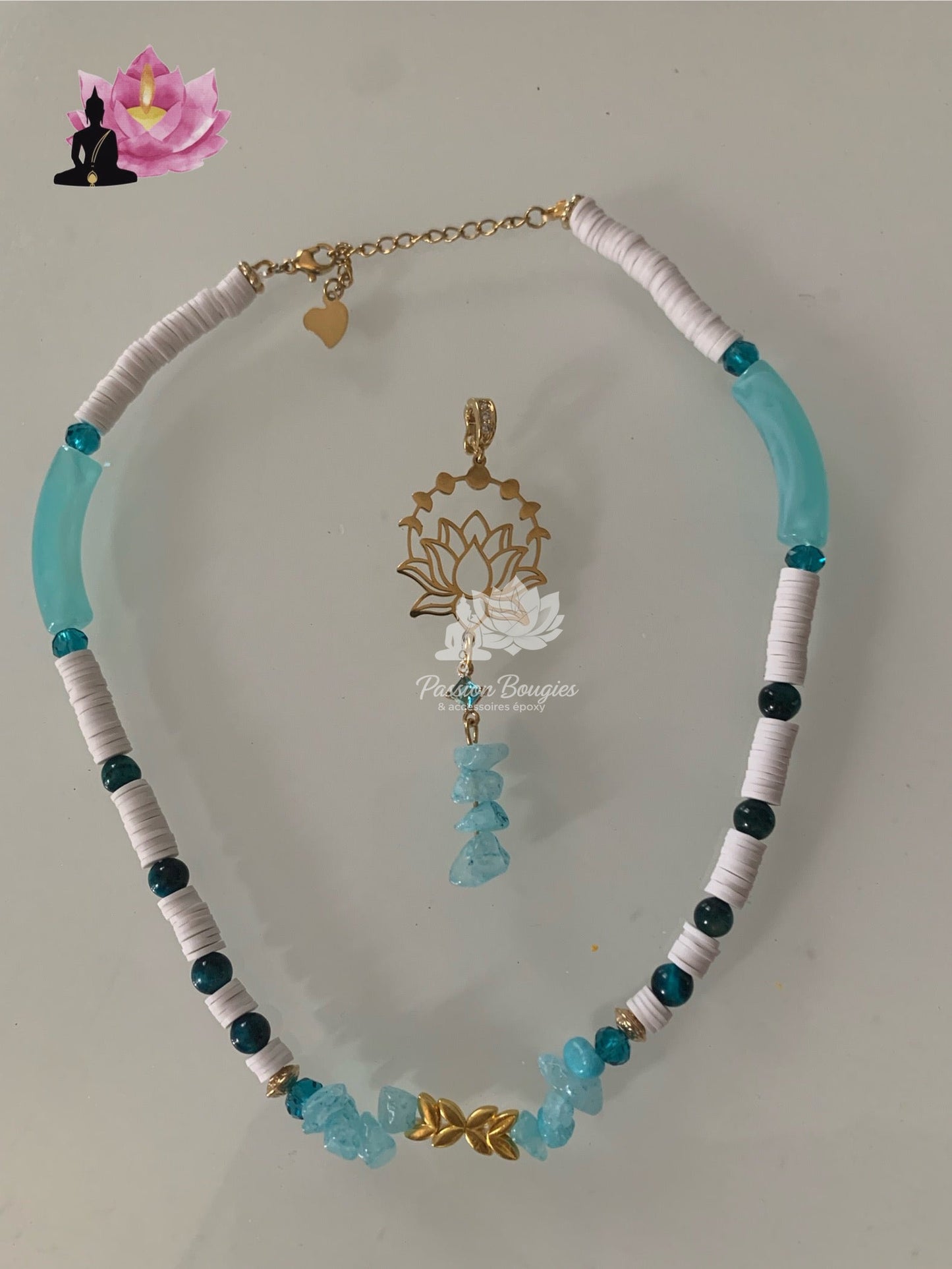 Collier lotus bleu