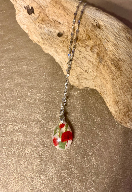 Collier «gysophyle rouge »