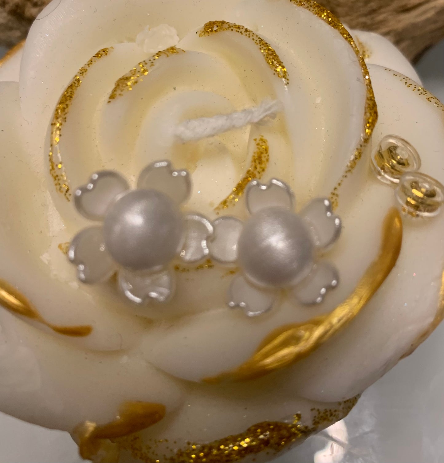Boucles d’oreilles fleurs de nacre
