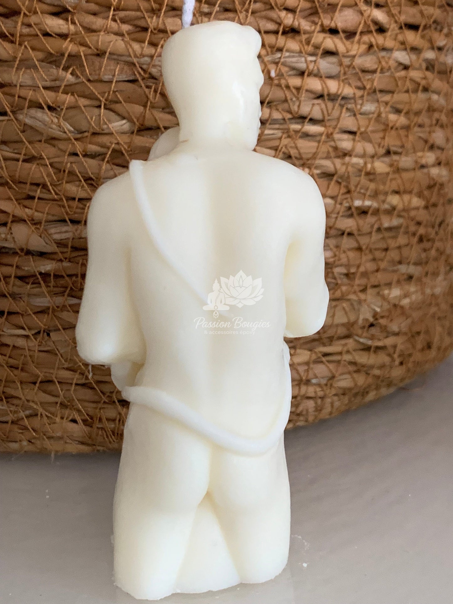 Couple homme femme enlacé