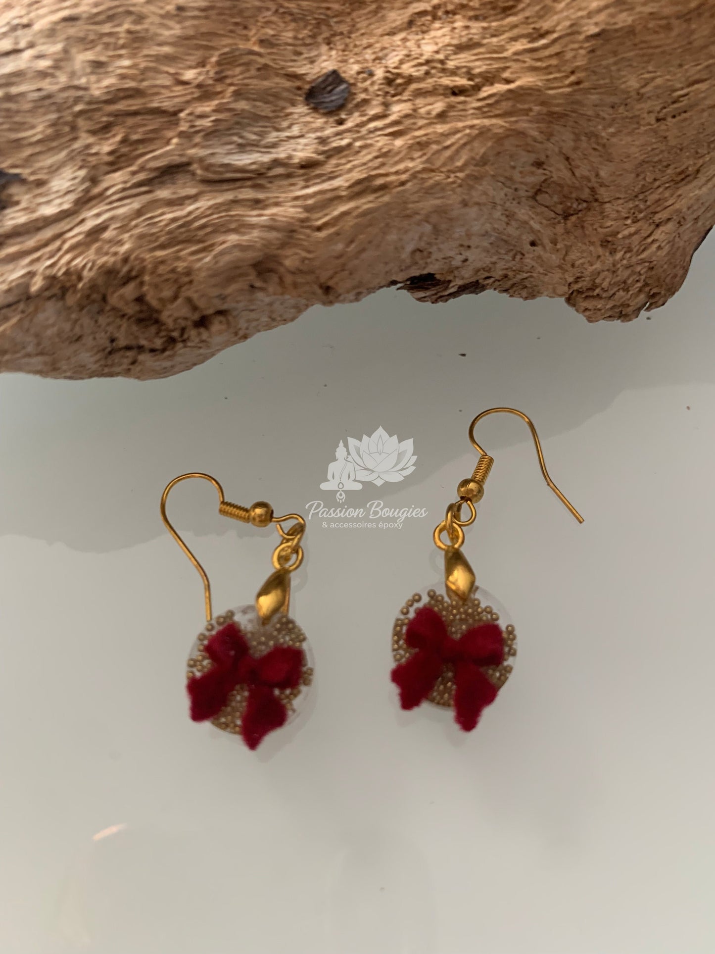 Boucles d’oreilles au noeud de velour