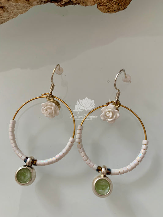 Boucles d’oreilles créoles avec pierres naturelles