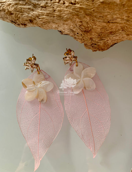 Boucles d’oreilles feuille rose