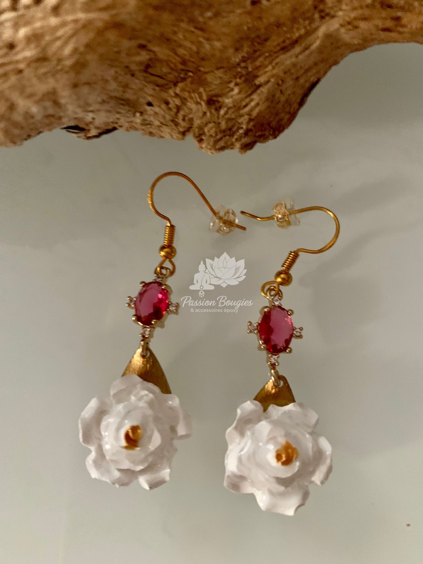 Boucles d’oreilles fleur blanche 4