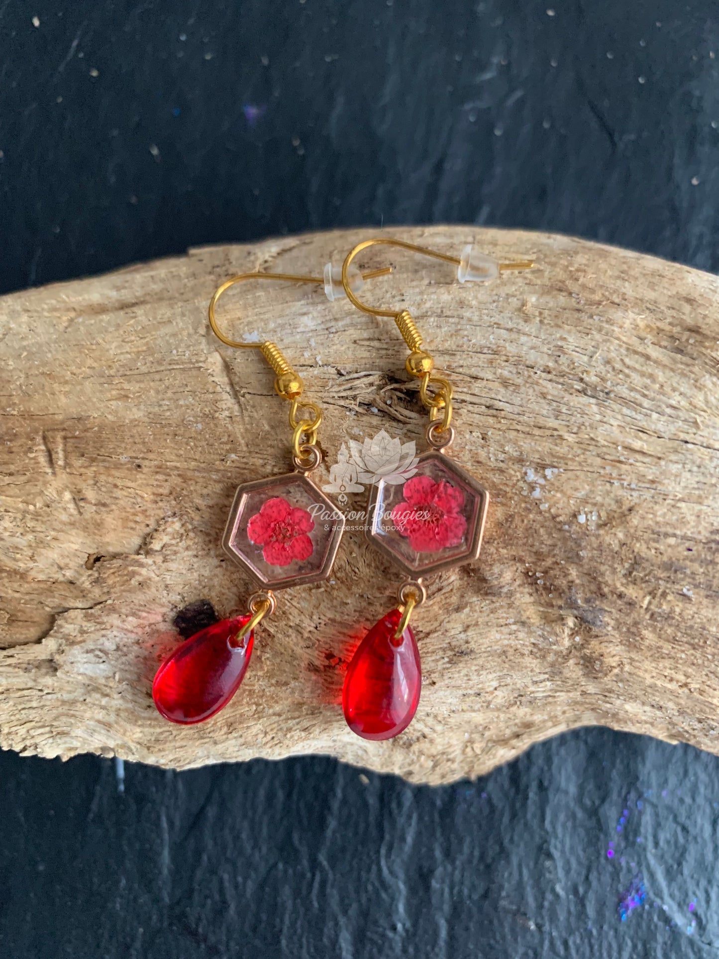 Boucles d’oreilles fleur rouge