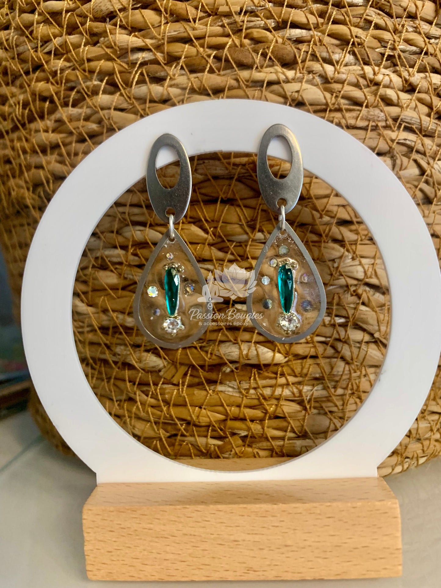 Boucles d’oreilles gouttes émeraude