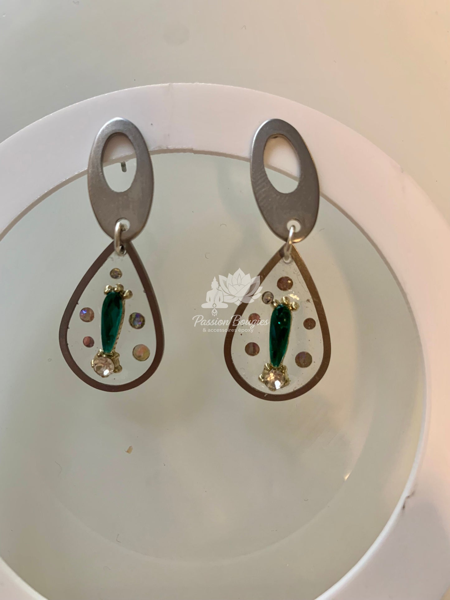 Boucles d’oreilles gouttes émeraude