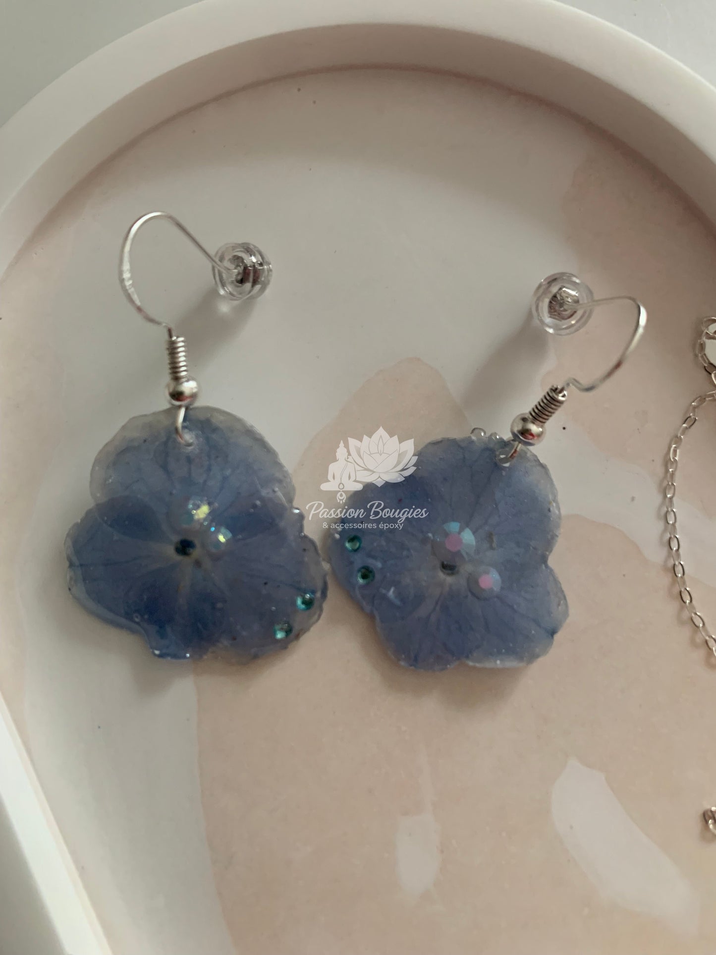 Boucles d’oreilles hortensia bleus