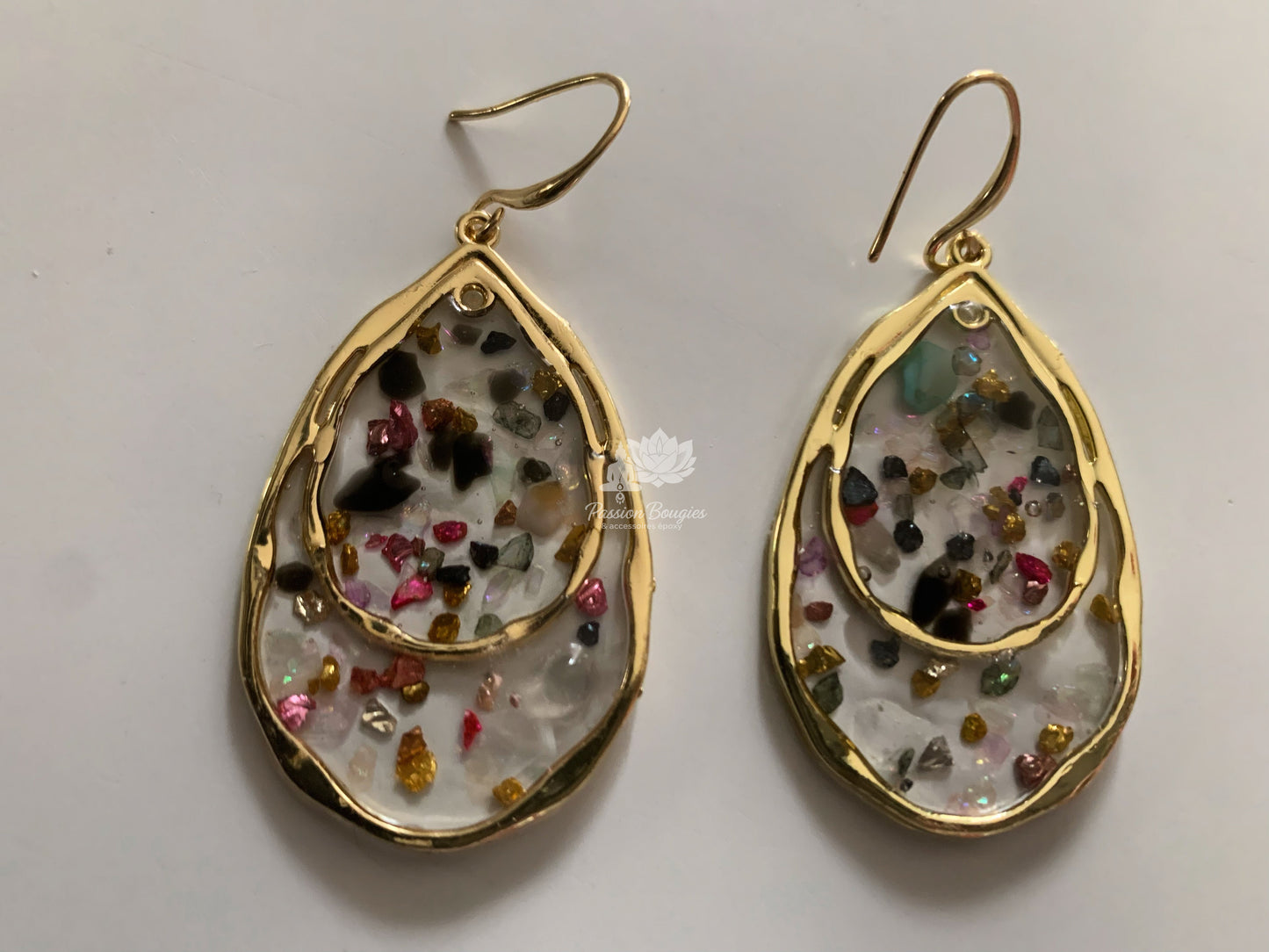 Boucles d’oreilles pendants pépites multi couleurs