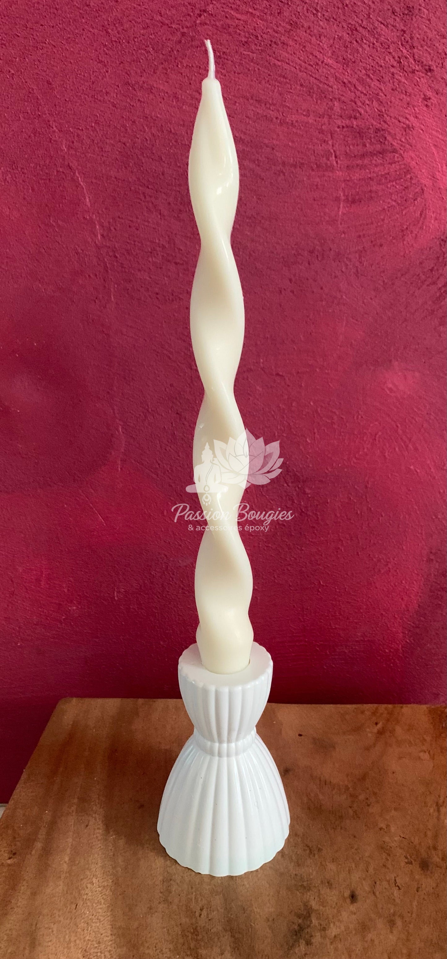 Bougie torsadée pour chandelier