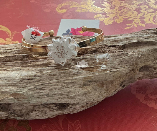 Bracelet jonc -  fleur blanche