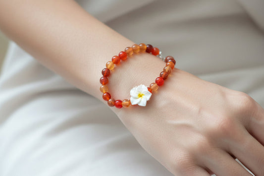 Bracelet en pierres naturelles de cornaline - fleur Tahiti