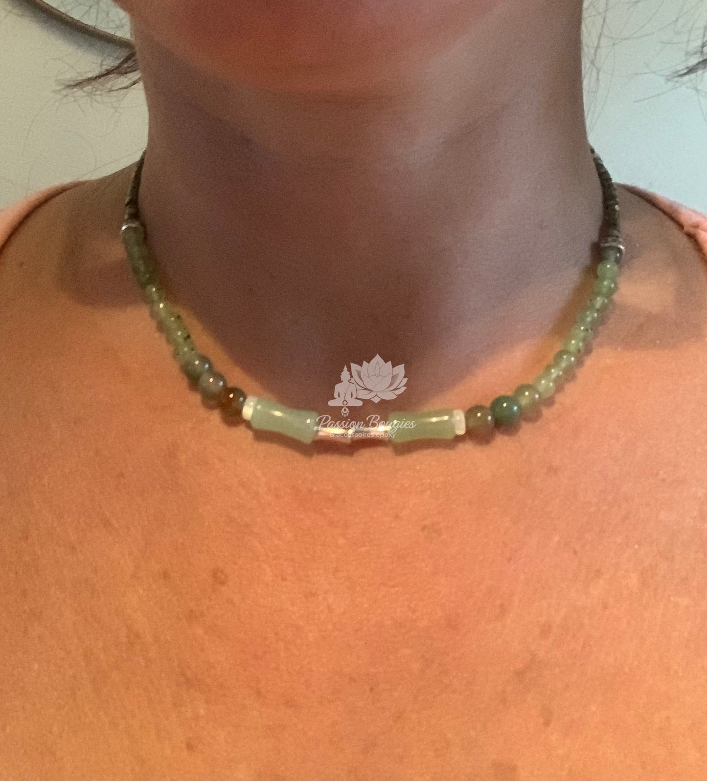 Collier lotus vert préhnite et calcédoine