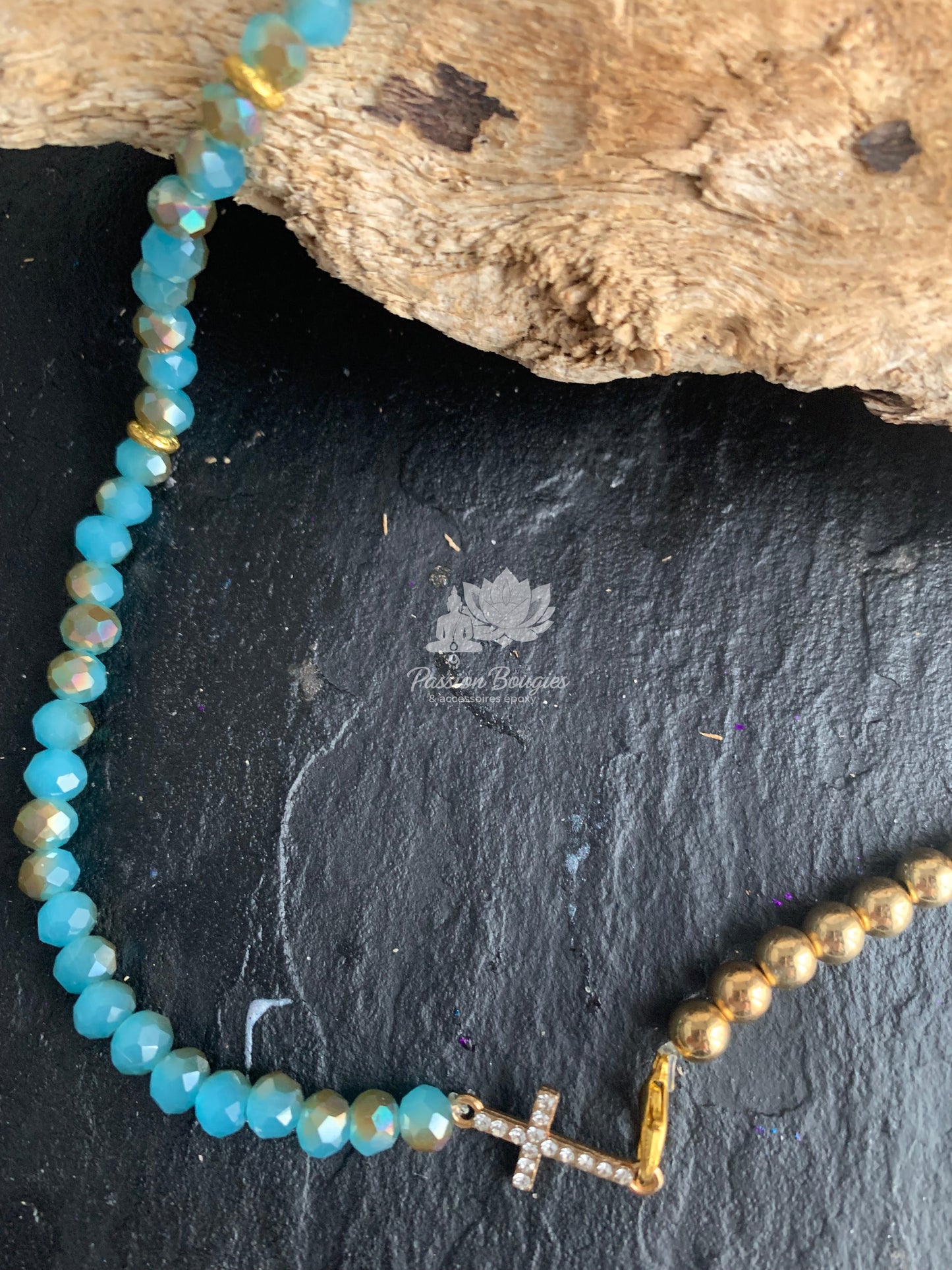Collier bi couleur « la croix »
