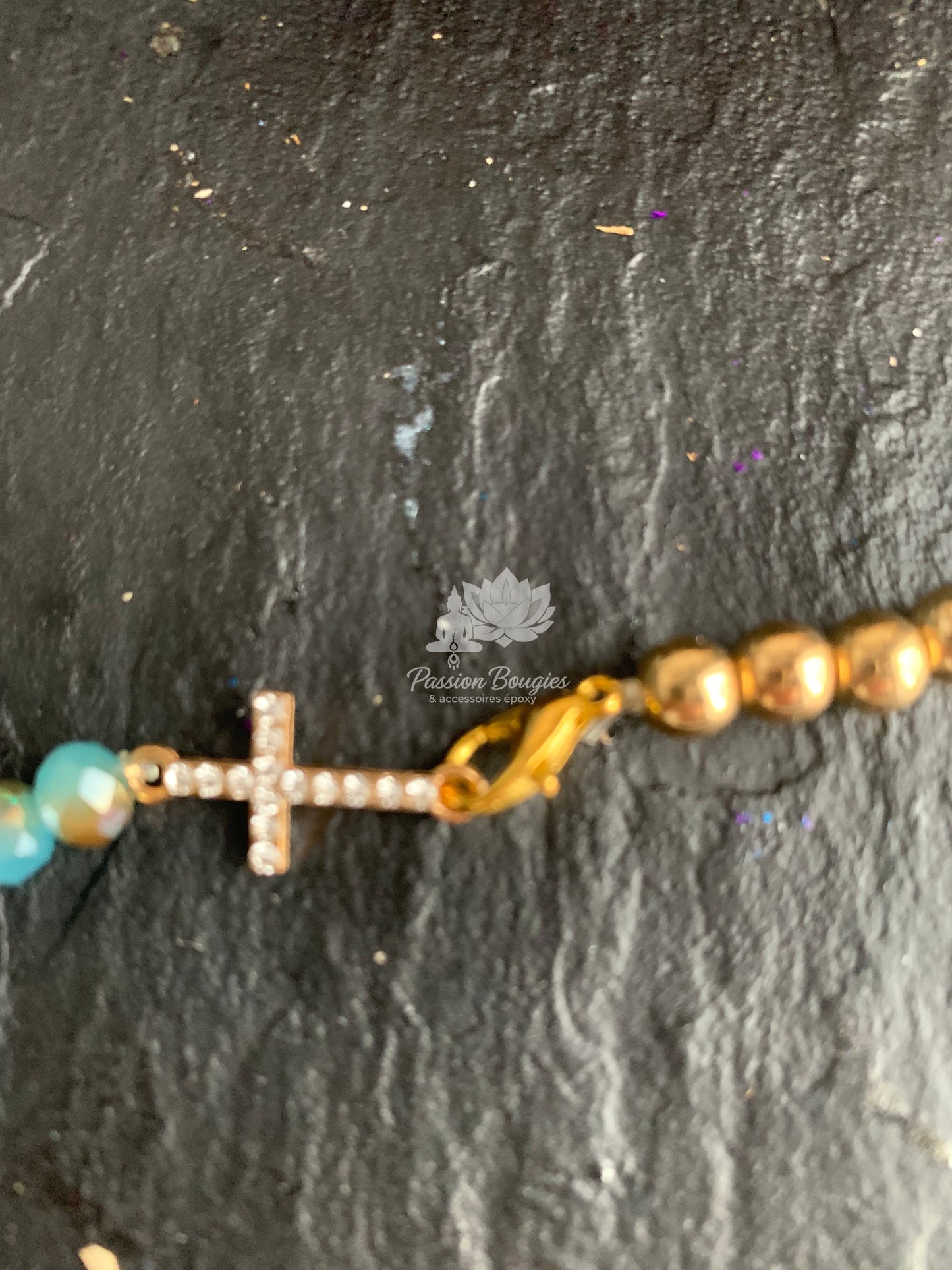 Collier bi couleur « la croix »