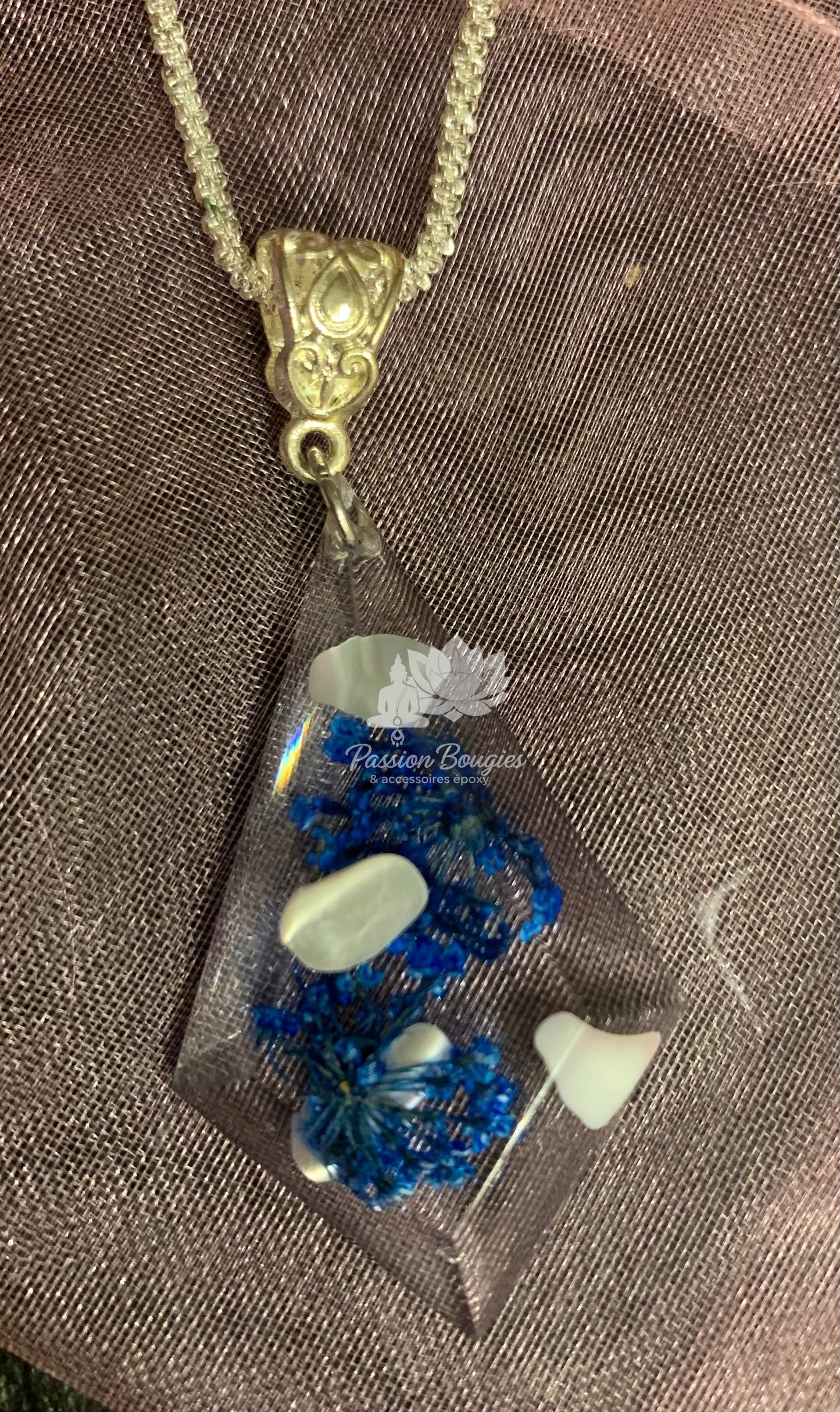 Collier corail bleu et nacre