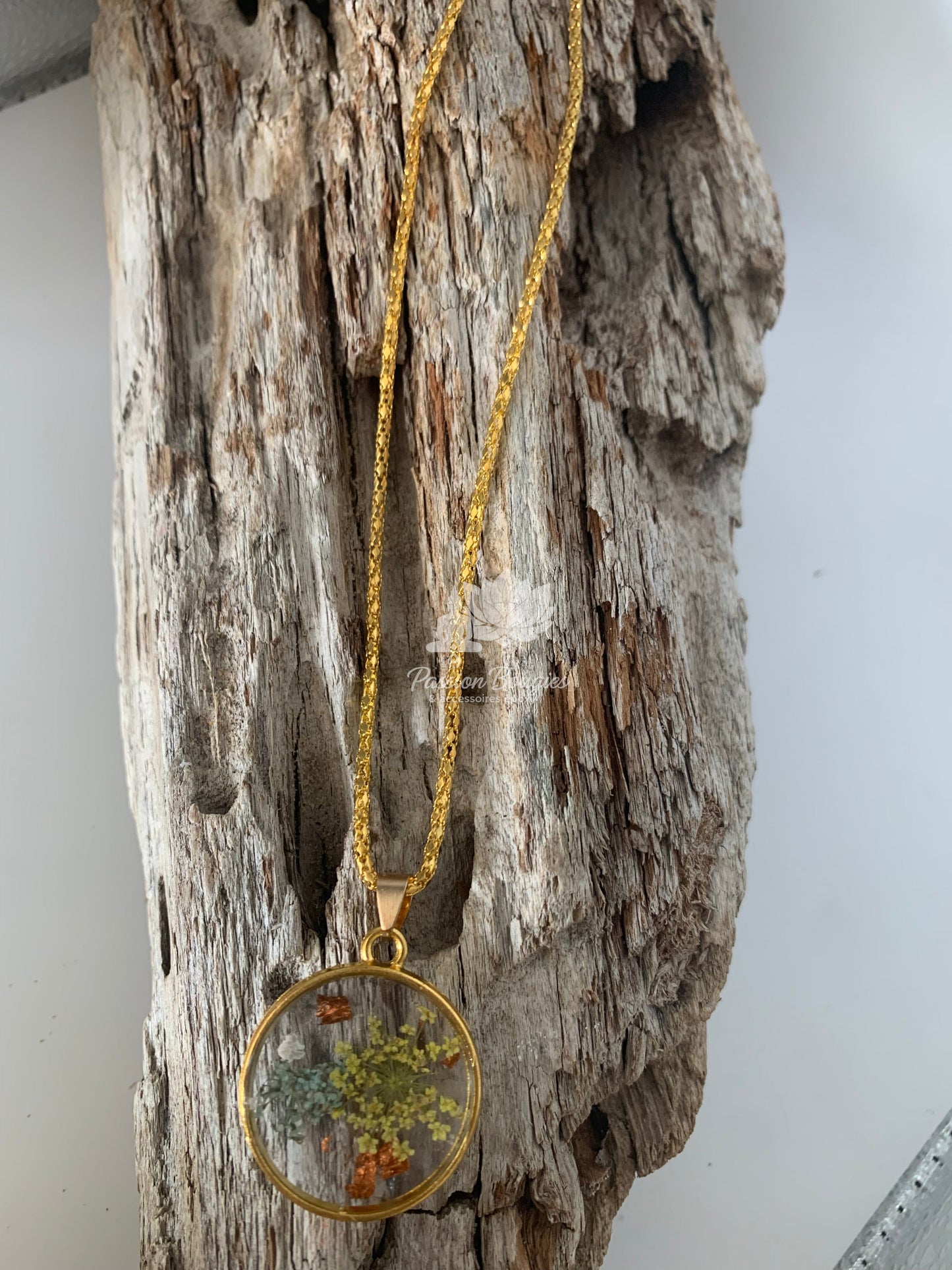 Collier corail jaune