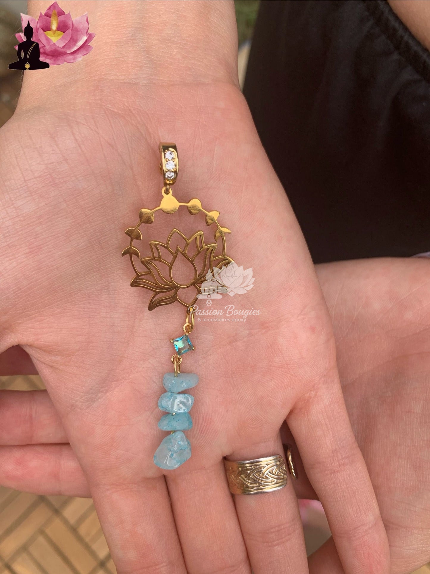 Collier lotus bleu