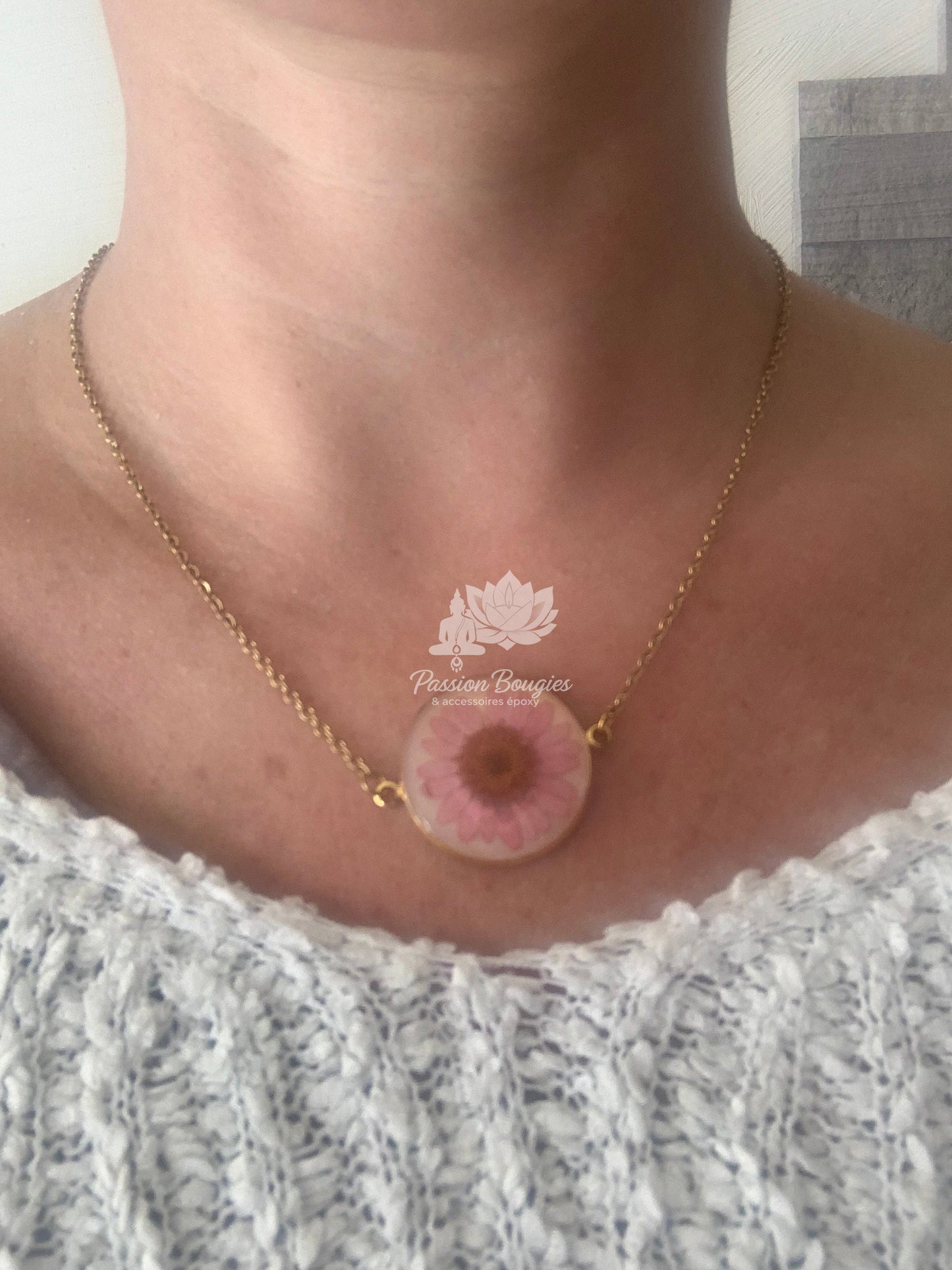 Collier marguerite rose