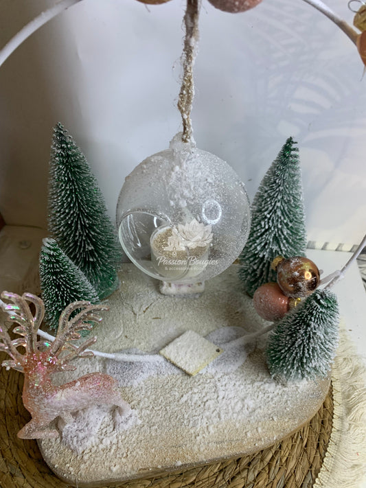 Composition village de  Noël cerf majestueux