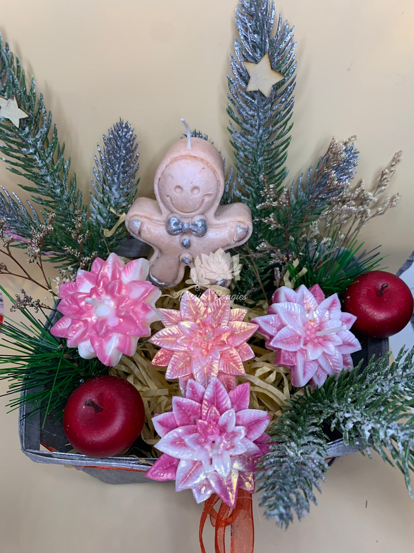 Compositions bouquet fleurs de Noël pain d’épice 2