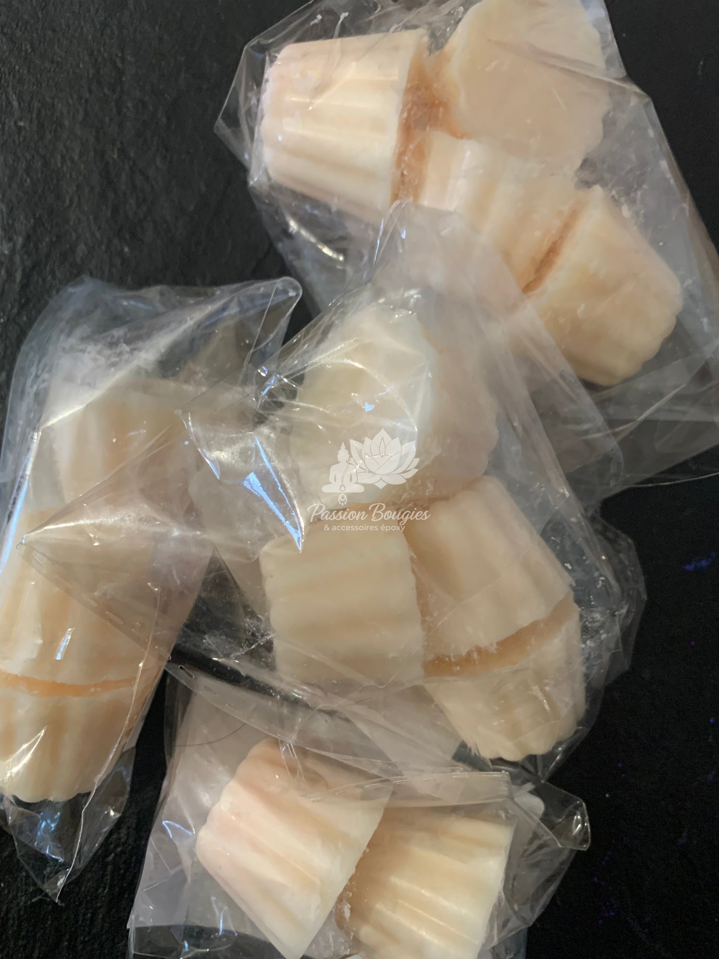 Fondants en cannelé, parfumés au thé de jasmin