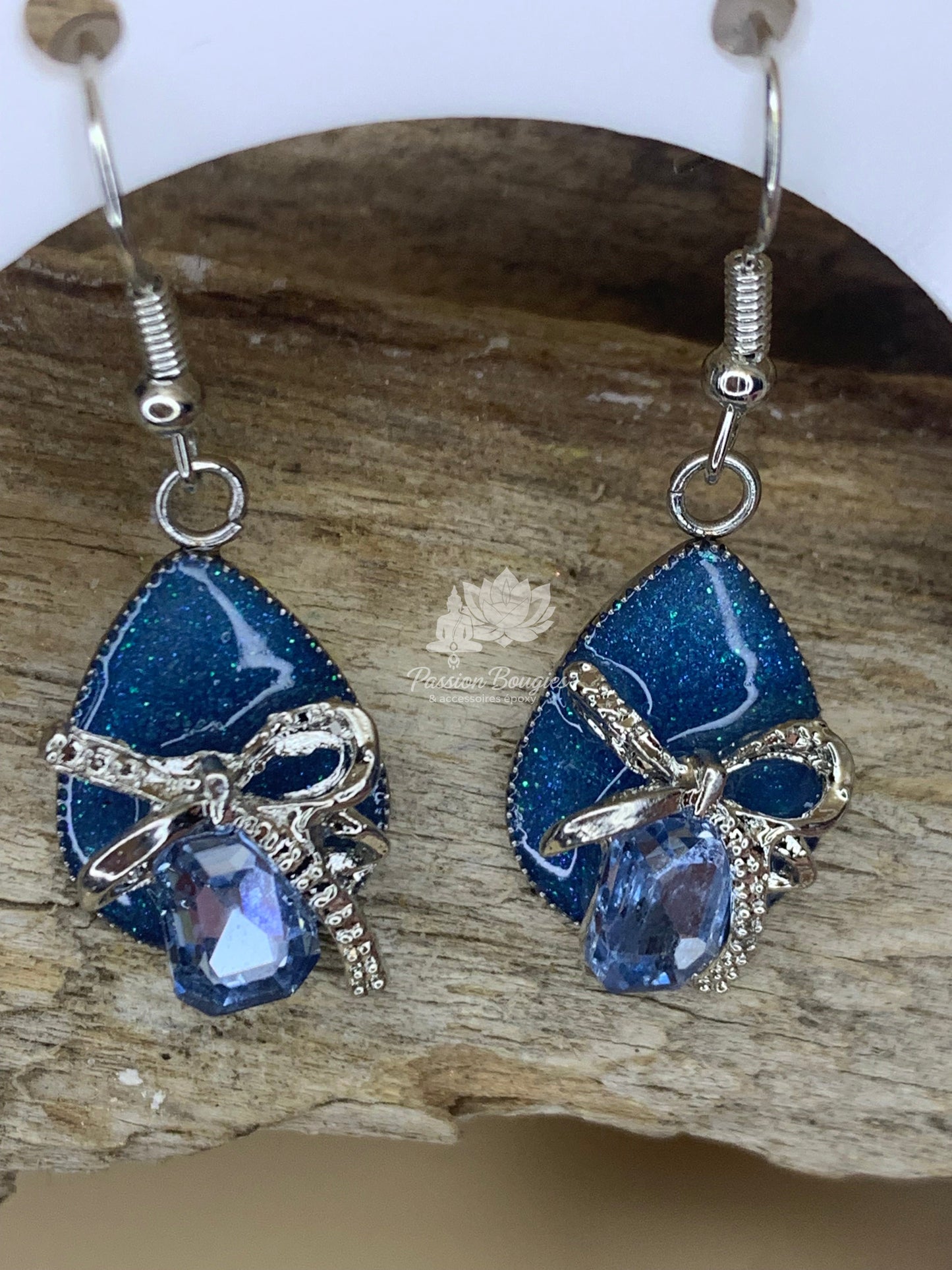 Parure collier et boucles d’oreilles noeud argenté bleu océan